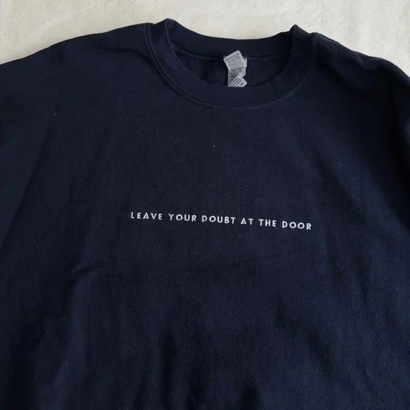 Bitty & Beau’s Coffee Leave Your Doubt At The Door Crewneck Size Medium - Picture 5 of 8